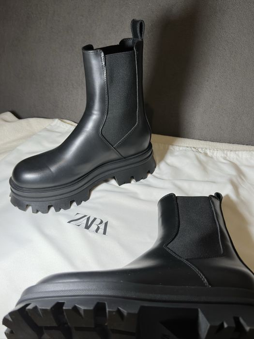 Ghete Chelsea de la Zara