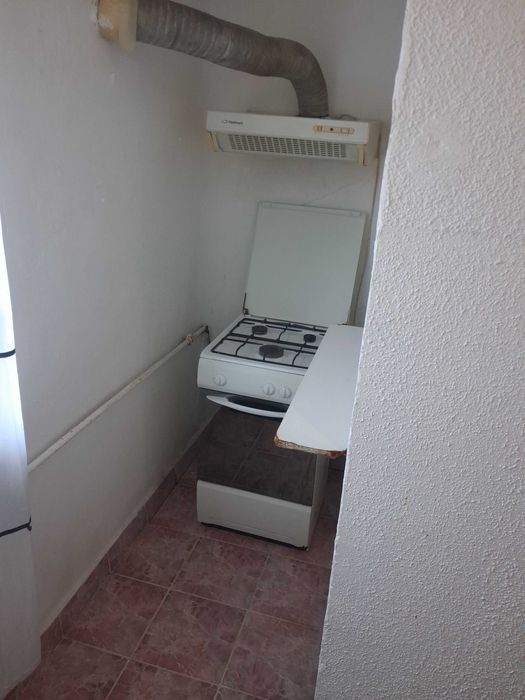 Proprietar inchiriez garsoniera Rovine Posta