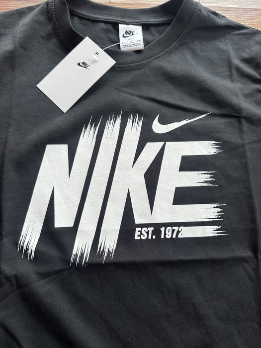 Мъжка,памучна,черна тениска  Nike с бяло лого