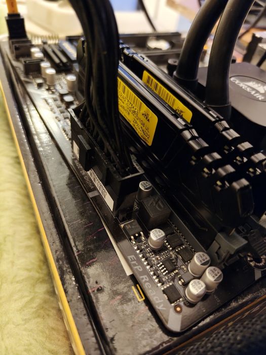 Kit 32gb DDR4 (2x16gb) 3200 Zeppelin