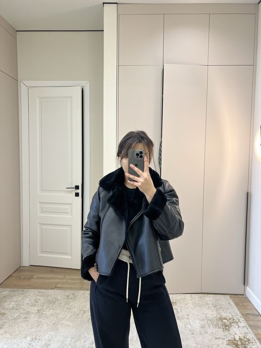 Продам легкую дубленку