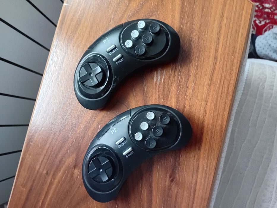 Продам игровую приставку сега