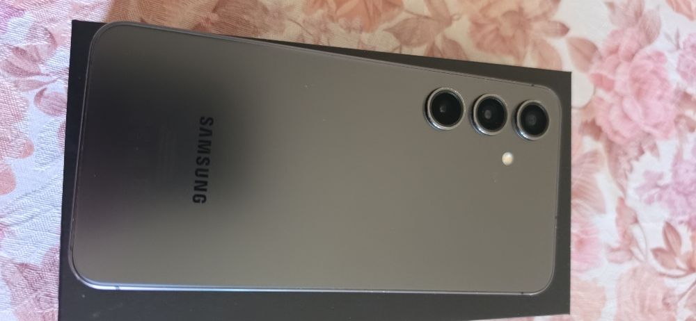 Продавам Samsung S24 256GB