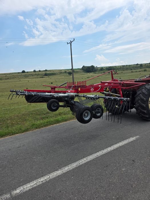Grebla de adunat fan iarba lucerna JF R-460. Ca kuhn claas krone