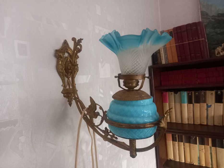 Продам старинный настенный светильник