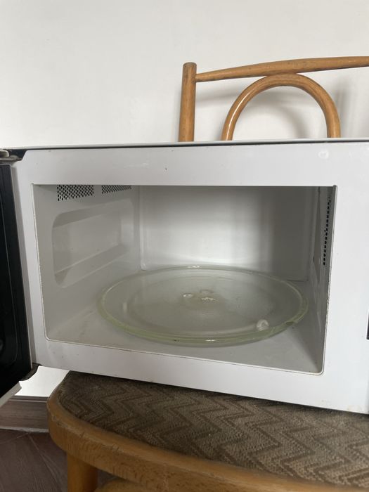 рабочая микроволновая печь