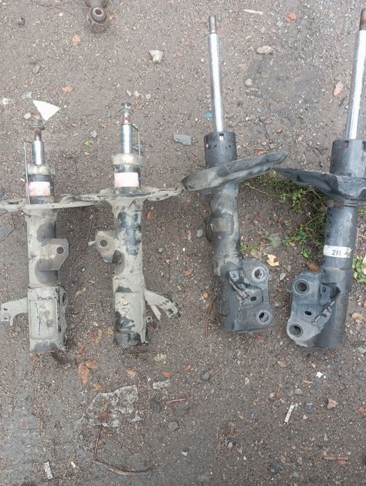 Амортизаторы тоета. 50. Америка.