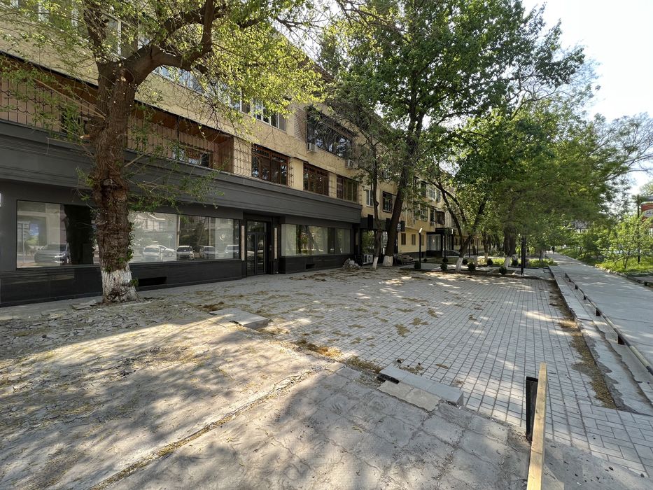 Продается нежилое помещение вдоль дороги 600м2 - Яккасарай | Mona