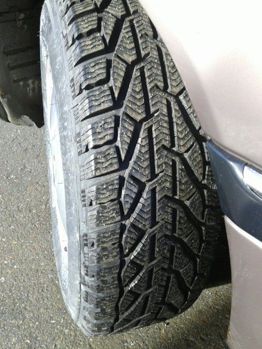 Продавам Мерцедес С 180 бензинов.