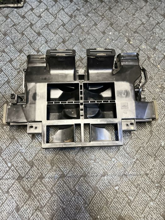 Corp directionare aer Toareg 2016 cu motorase