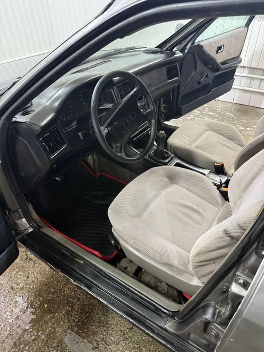 Машина   Ауди 80