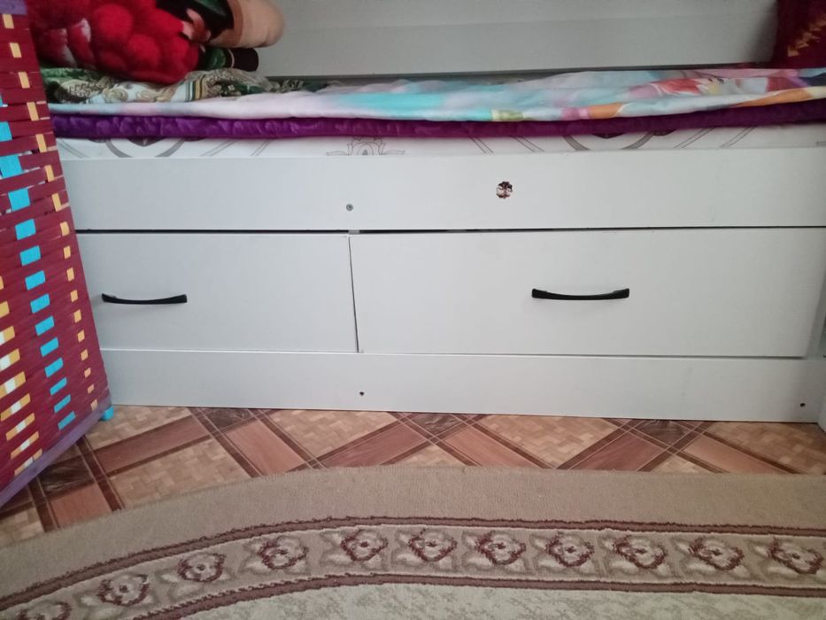 Двухъярусная кровать