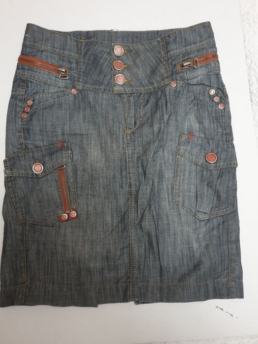 Fusta din blugi deosebita