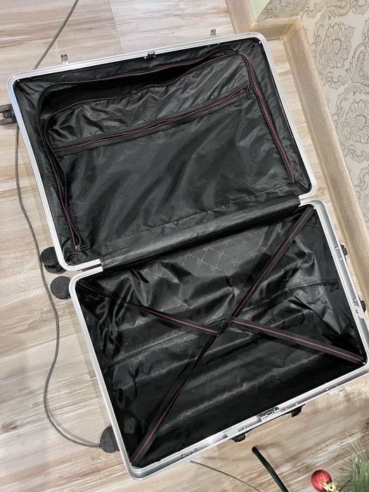 Чемодан 87 л как новый