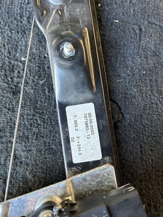 Заден ляв механизъм стъкло БМВ Е90 Е91 BMW E90 E91 mehanizum stuklo