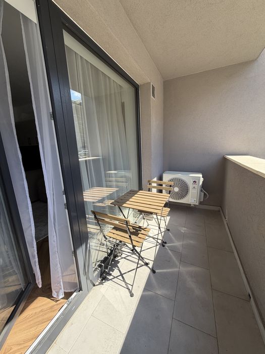 Apartament 2 camere, prima închiriere, parcare privată, complet mobilat și utilat – 450€/lună