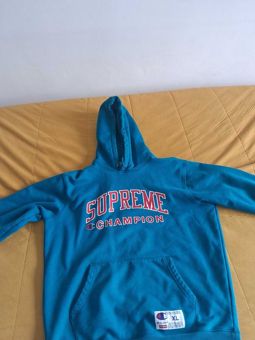 Суичър supreme x champion