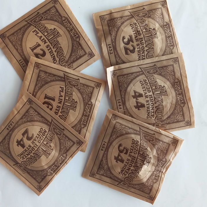 Струни акустичнa китарa Earthwood