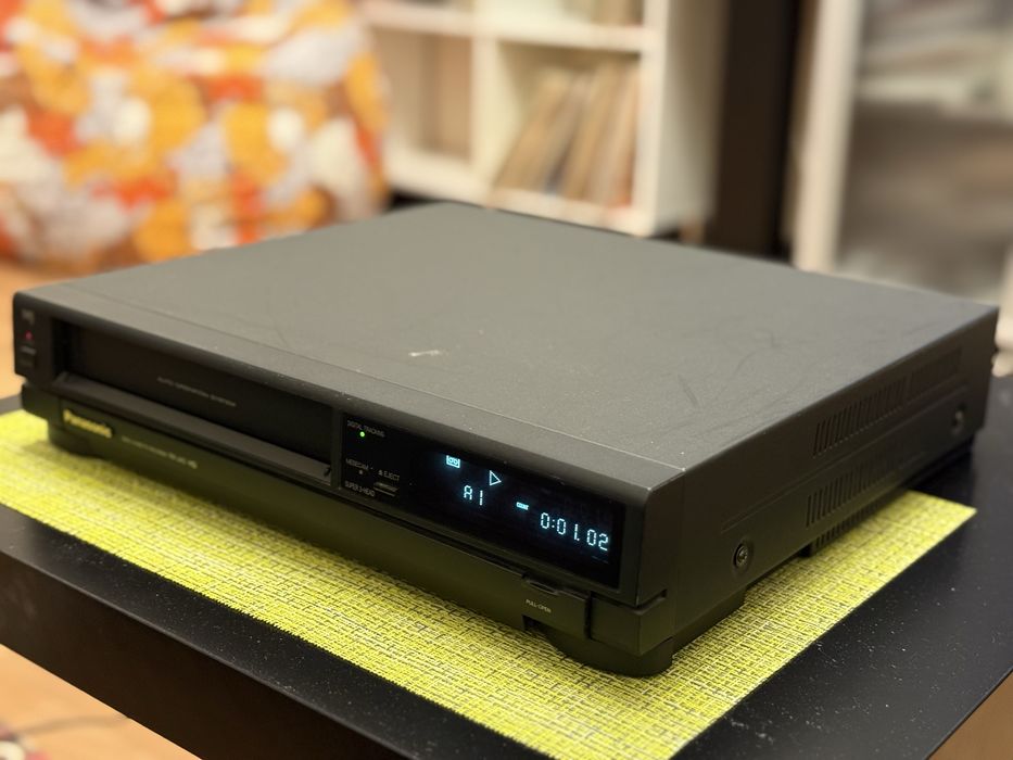 Видеомагнитофон PANASONIC NV-J40 HQ