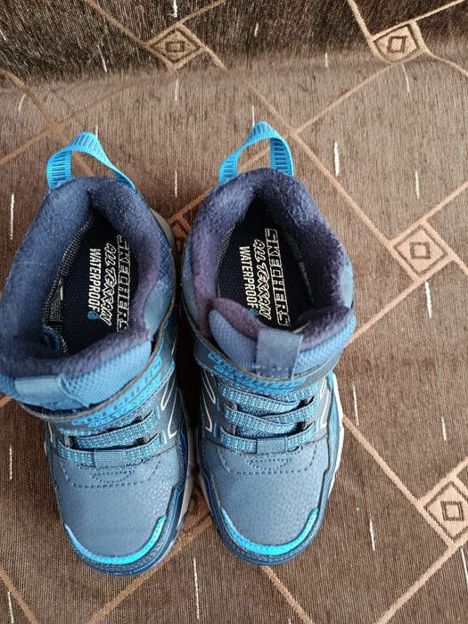 Ghete.   Skechers