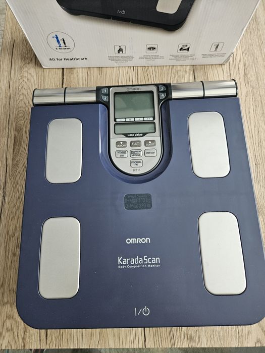 Кантар Omron BF511 уред за измерване на телесни мазнини