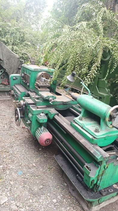 Продам токарный  станок 1м63