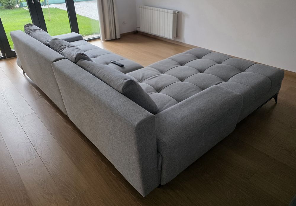 Голяма светло сива холна гарнитура ЛЕ ФИГАРО с функция сън и ракла