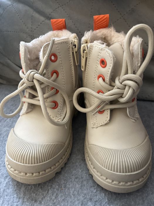 Детски обувки -ботички и балеринки