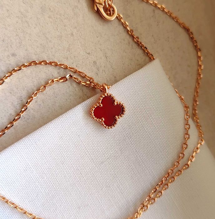 Дамско колие с малка червена детелина - Van Cleef & Arpels VCA