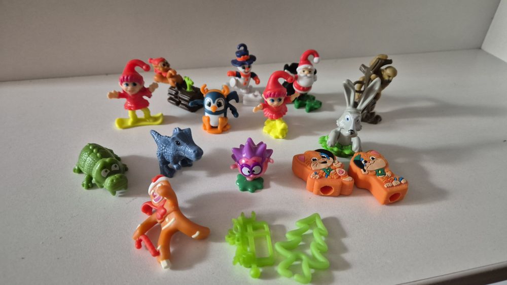 Киндер сюрприз игрушки разные