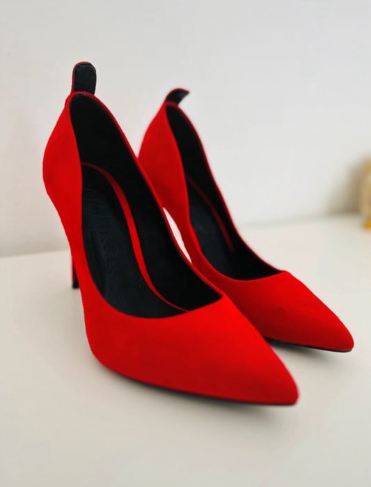 Pantofi Bershka marimea 37