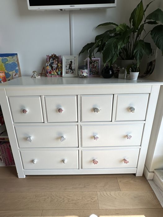 Dulap alb , din MDF, cu rafturi pt camera copil