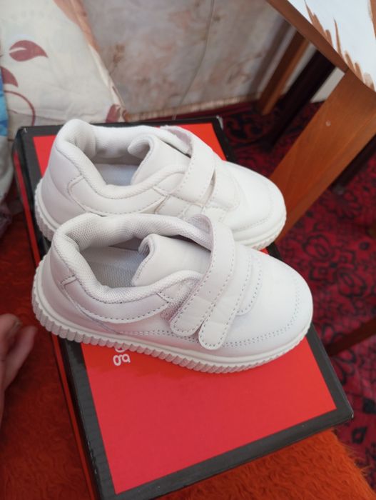 Децки обувки номер 25