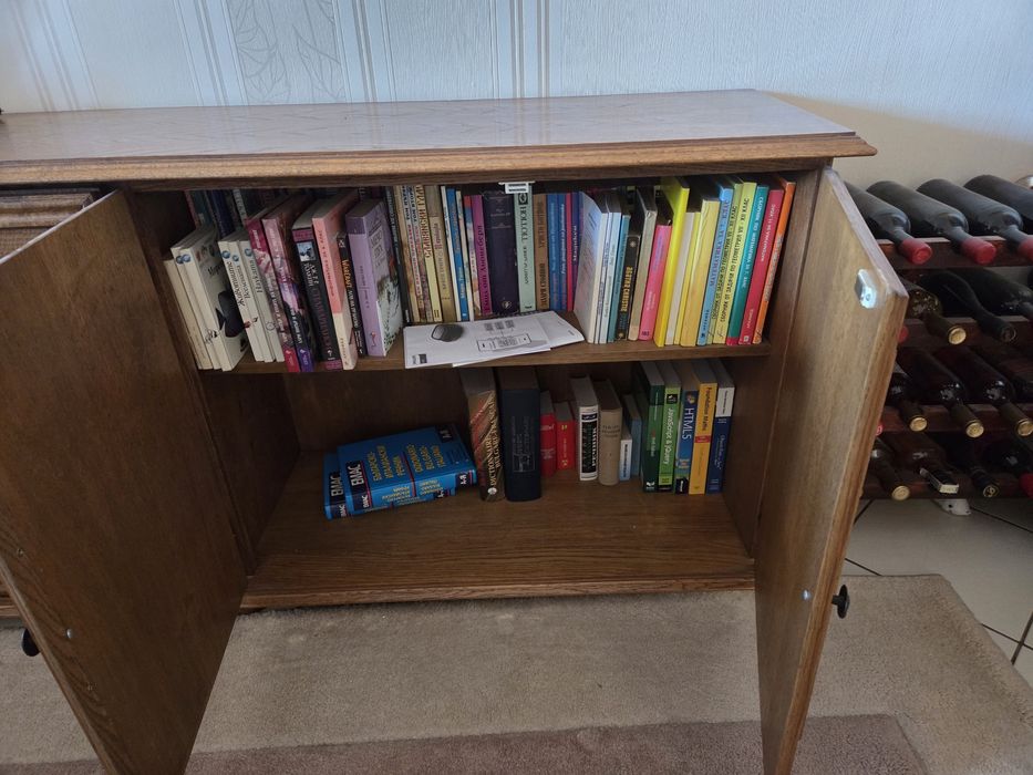 Мебел от дърво - масив