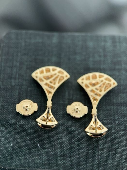 Златни обеци Bvlgari Divas’ Dream – 18K злато, Lab-Grown диаманти