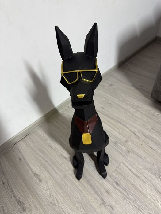 Figurina decorativa Empty Pocket Dog, structura din polirasina neagra