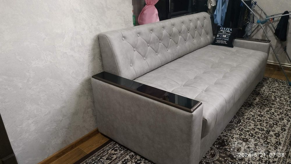 Продаётся диван 700 тыс.