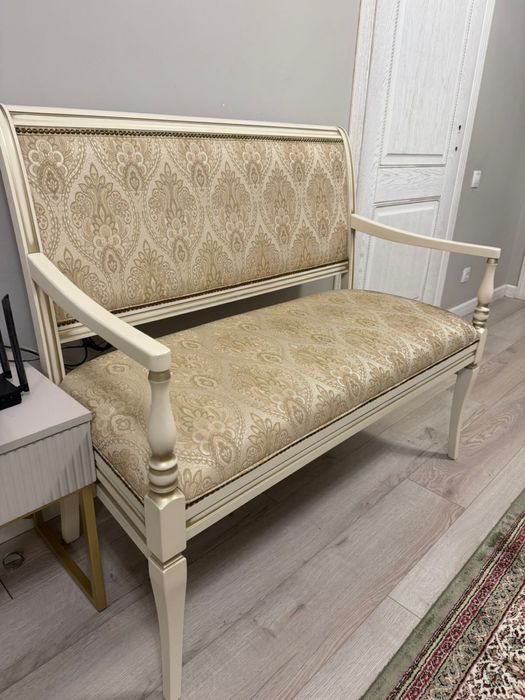 Диван банкетка для спальни