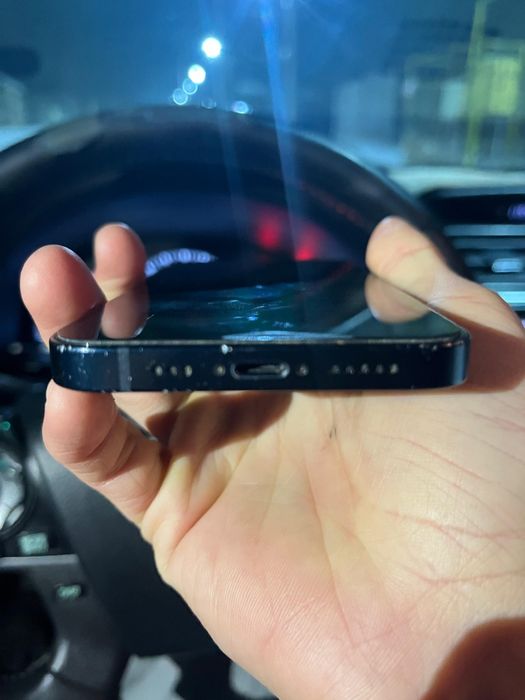 Продам IPHONE 13