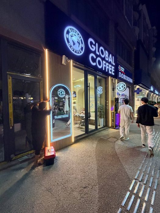 Bukva Neon Let Banner Reklama