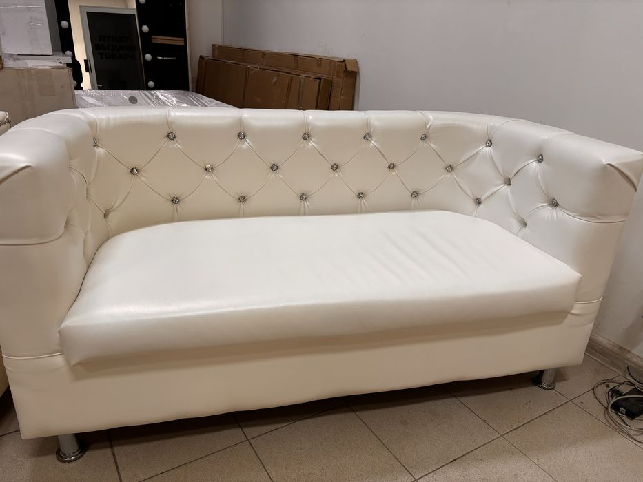 Продам 2 диванчика.