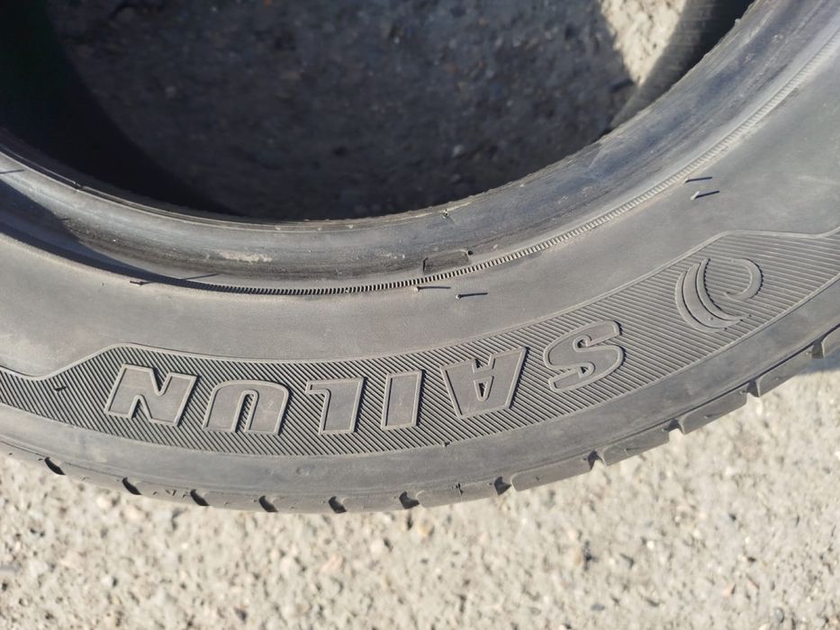 Продам шины б/у .