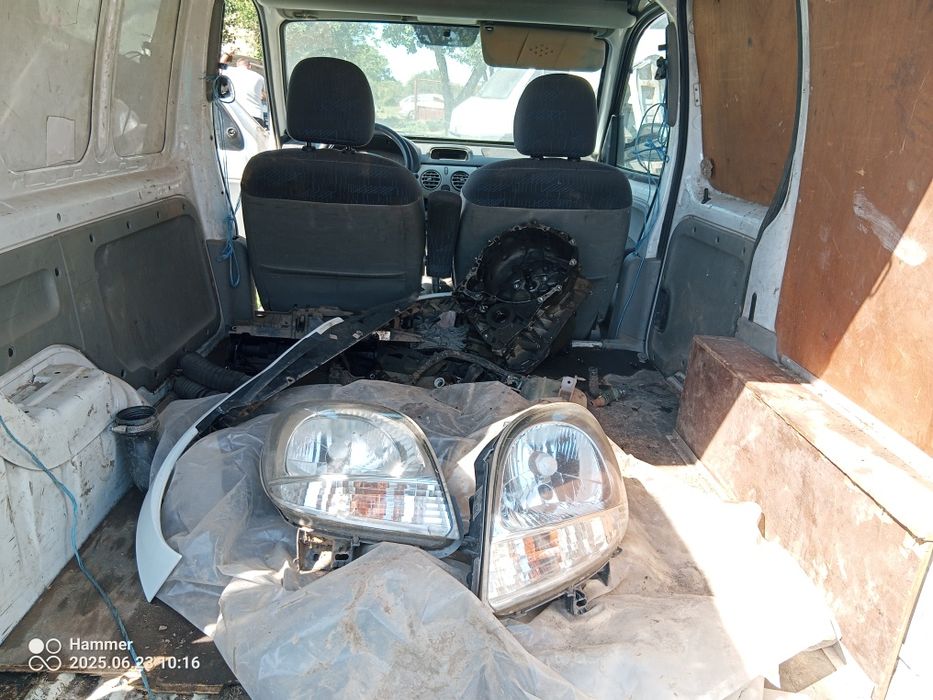 Продавам Рено kangoo 1.9 чист дизел на части