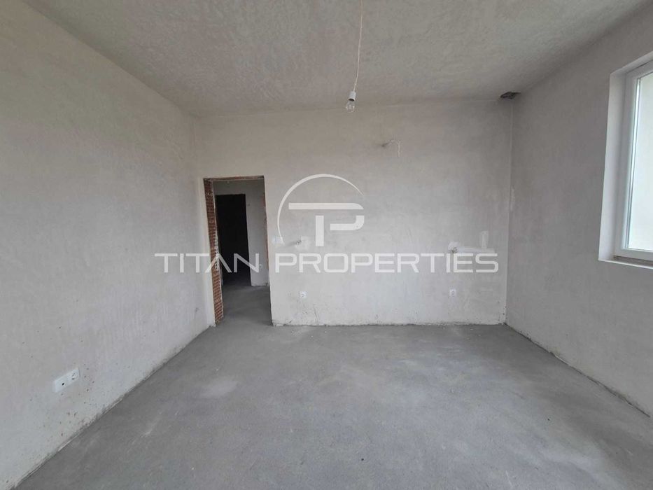 Двуетажна къща в Коматево