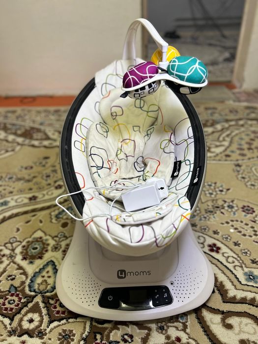 4 moms элекртрлі әткеншек