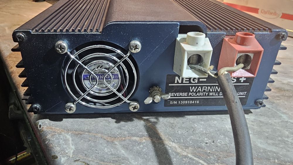 Инвертор, преобразователь,12 в 220в