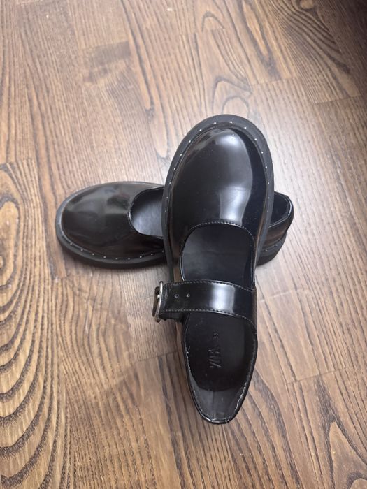 Школьные туфли Zara на девочку, 33 размер