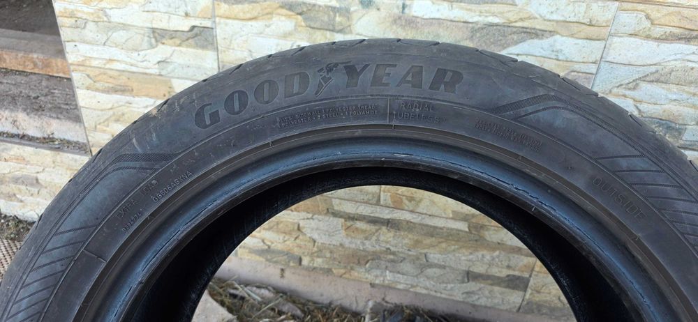 Goodyear Efficient Grip  Performance 2