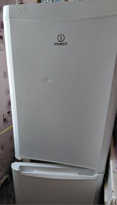 Продам холодильник