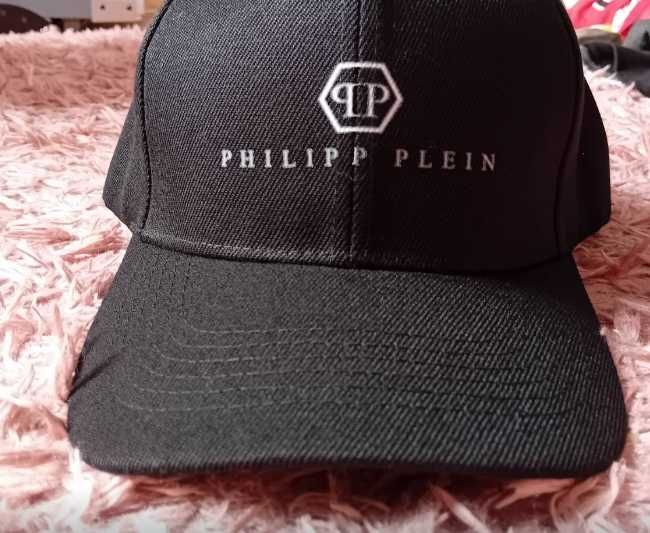 Чисто нова шапка Philipp Plein